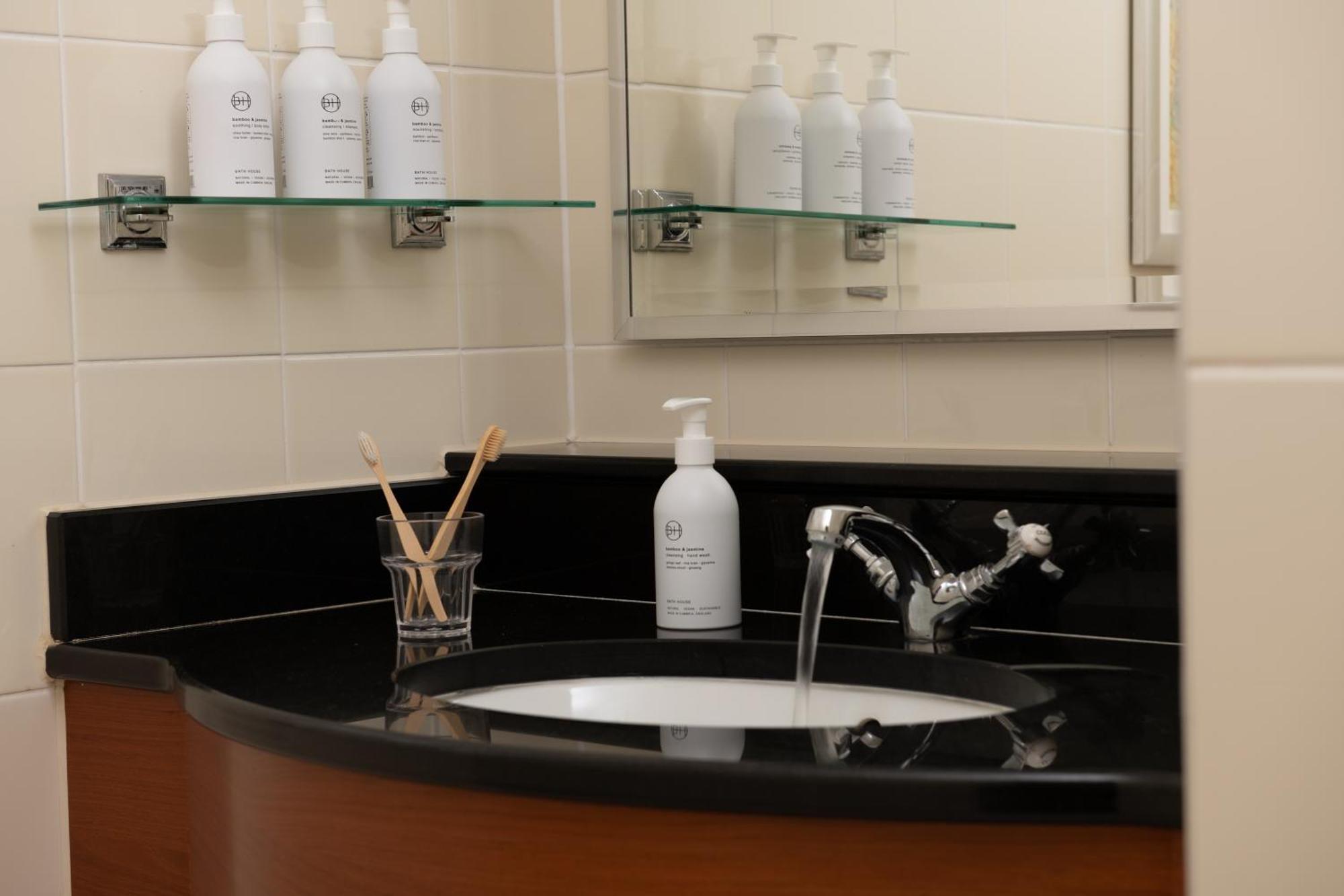 North Lakes Hotel And Spa Penrith Bagian luar foto